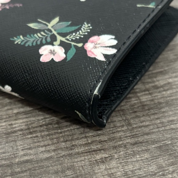 Kate Spade ♠️ Floral Slim Wallet with Storybook lining - Picture 7 of 8